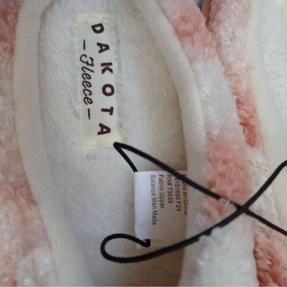 NWT Dakota Fleece Pink Plaid Smiley Slippers Size Large 2/3